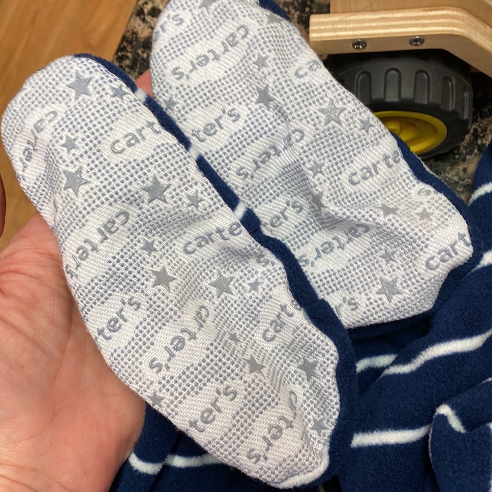 Carter’s zippered footed pajama, 4T - Picture 3 of 5
